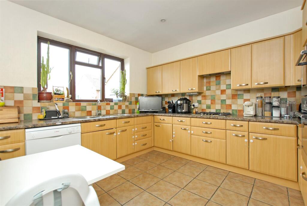 House in Southall - View 3