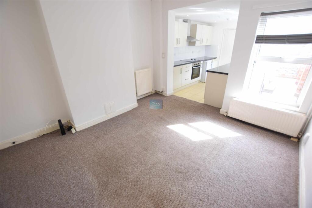 House in Lincoln - View 4