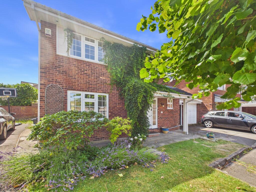 Main image of property: Little Woodlands, Windsor, Berkshire, SL4