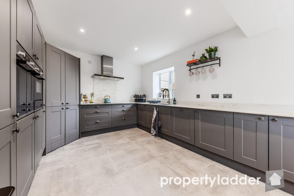 Park Road, Spixworth, Norfolk, NR10 photo 3