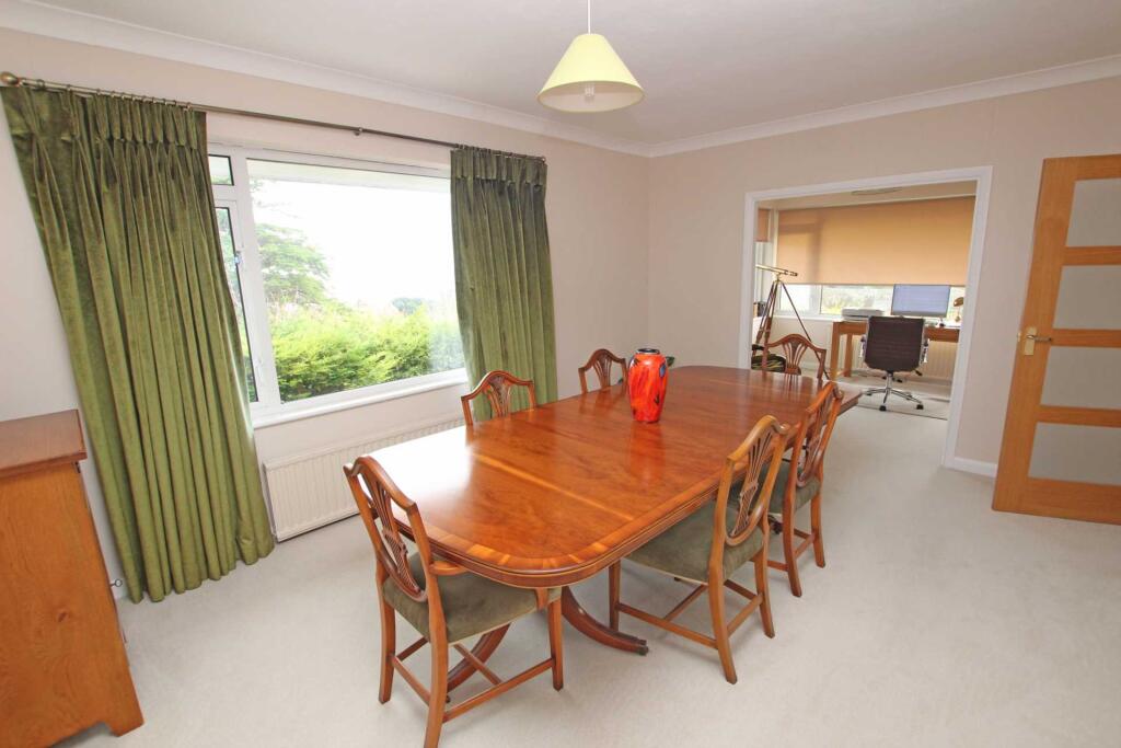 Meads Brow, Eastbourne, BN20 7UP photo 4