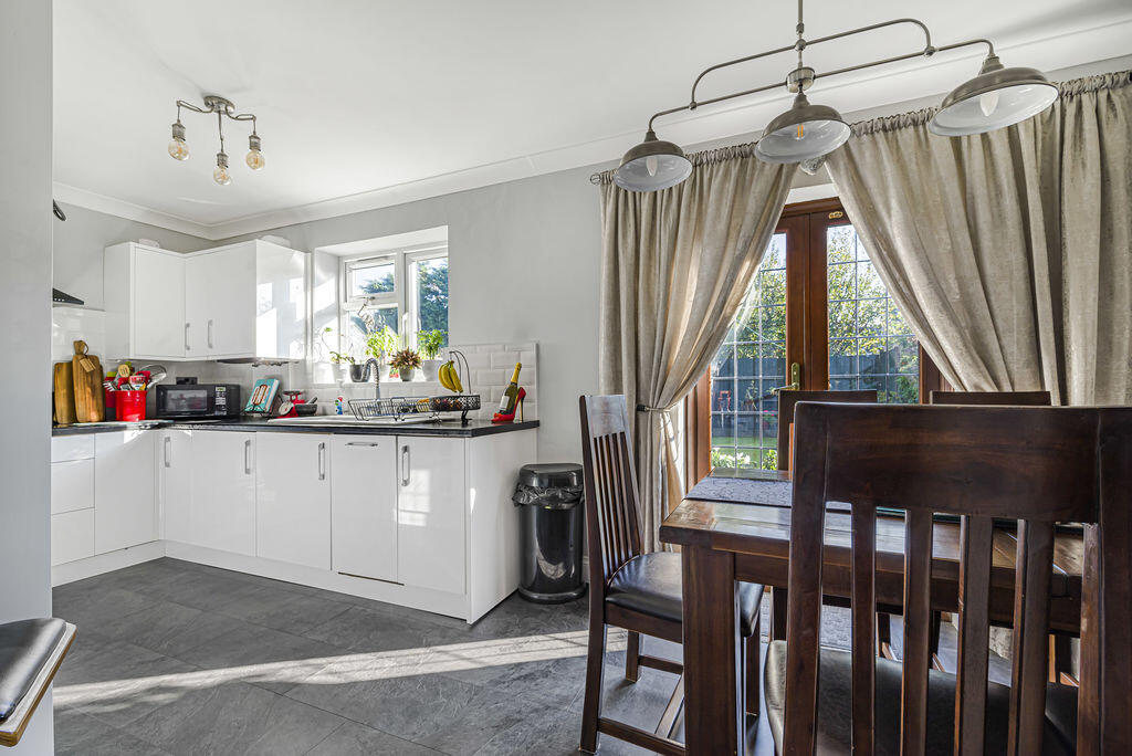 House in Orpington, Scadbury, St Paul's Cray - View 5