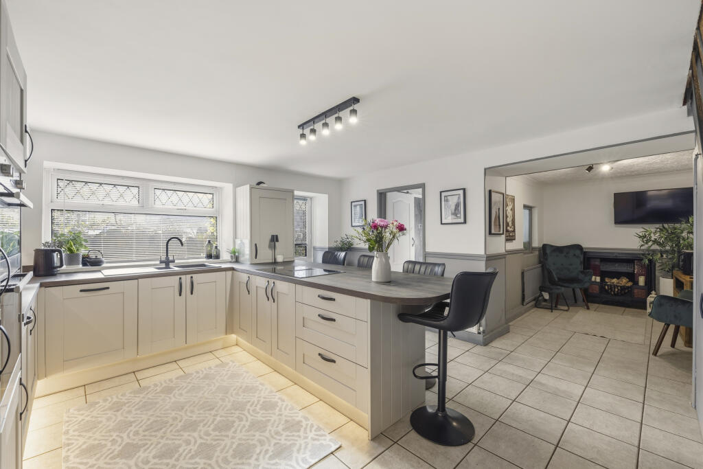 Woodland Road, Pontardawe, SA8 4HJ photo 3