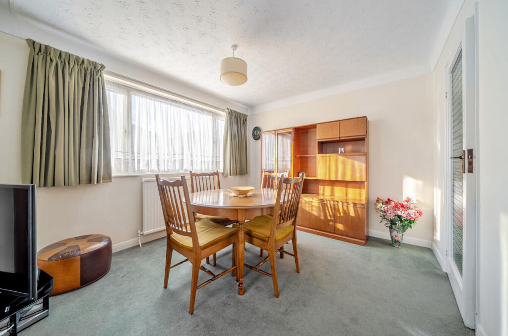 Brookwood Road, Millbrook, Southampton, Hampshire, SO16 photo 4