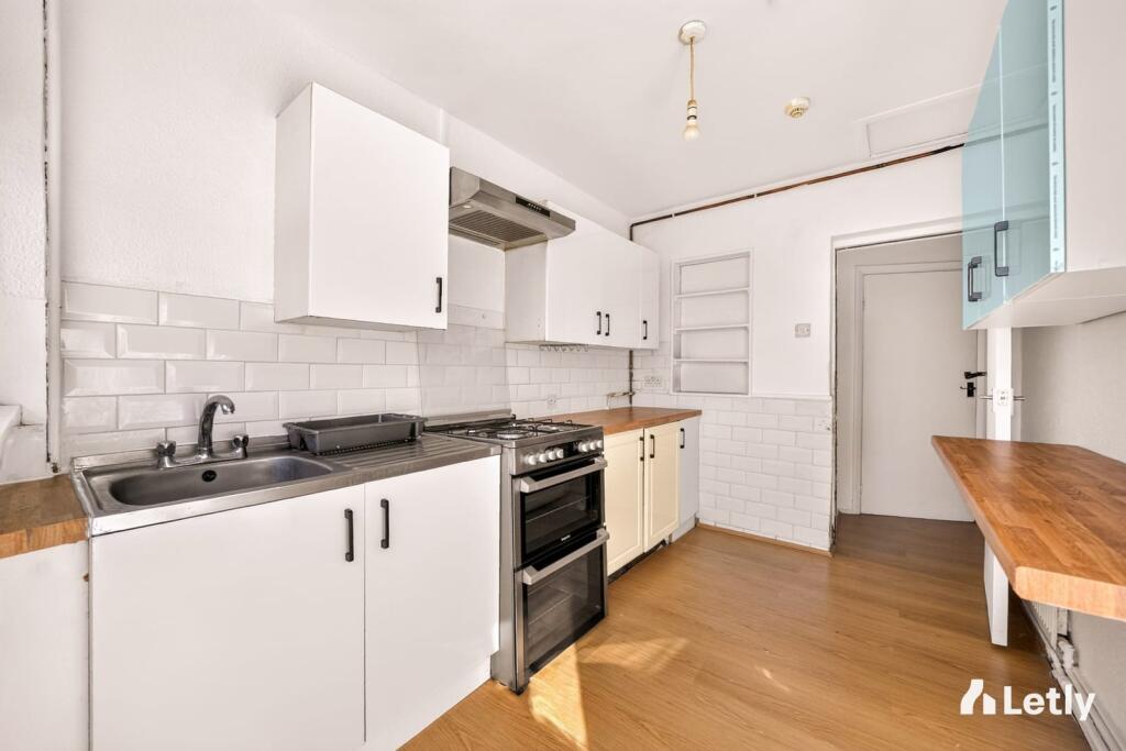 House in London, Upton Park - View 4