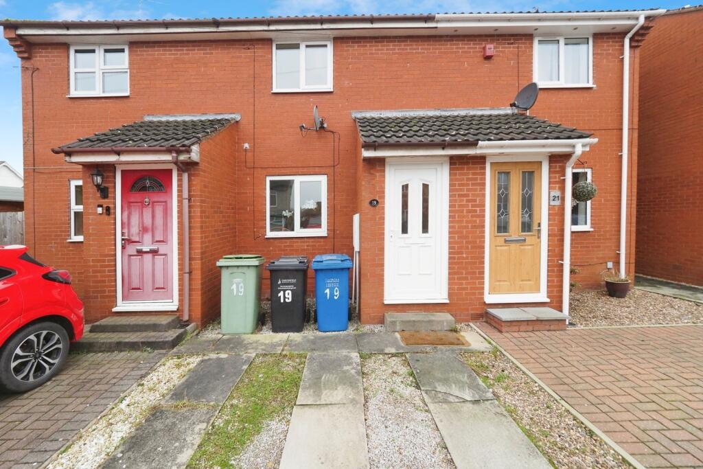 Albert Avenue, New Whittington, Chesterfield, Derbyshire, S43 photo 2