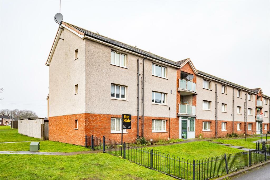 2-bed flat on Warley Road, Scunthorpe, £57,500