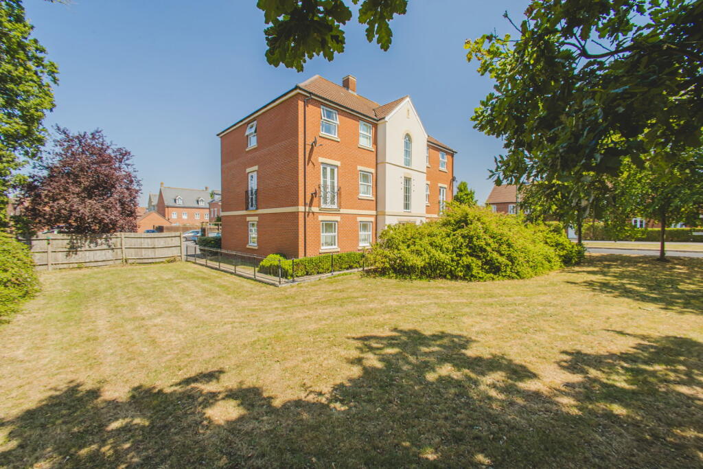 Apartment in Swindon, Haydon Wick - View 5