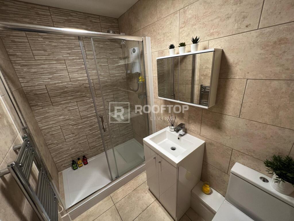 House in Leeds, West Yorkshire - More