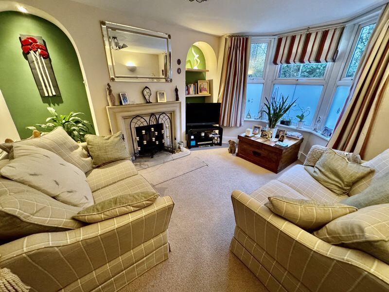 Bourne End - Character Property photo 3