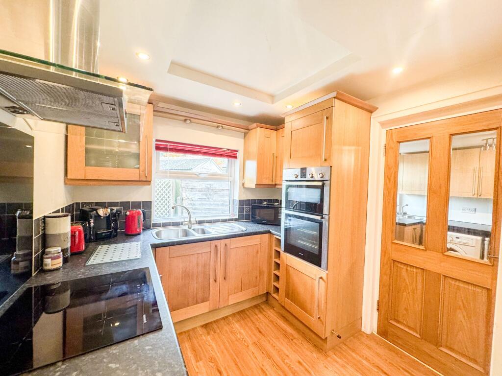55 Fairlands Road, Walmersley, Bury, BL9 photo 3