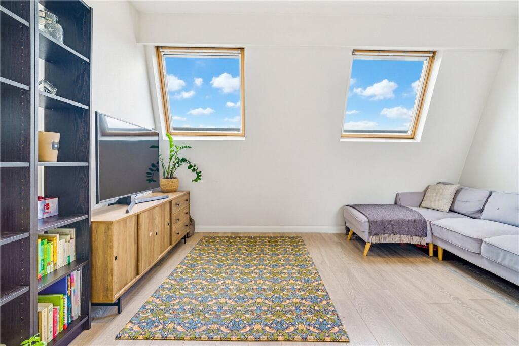 Main image of property: Battersea Rise, SW11