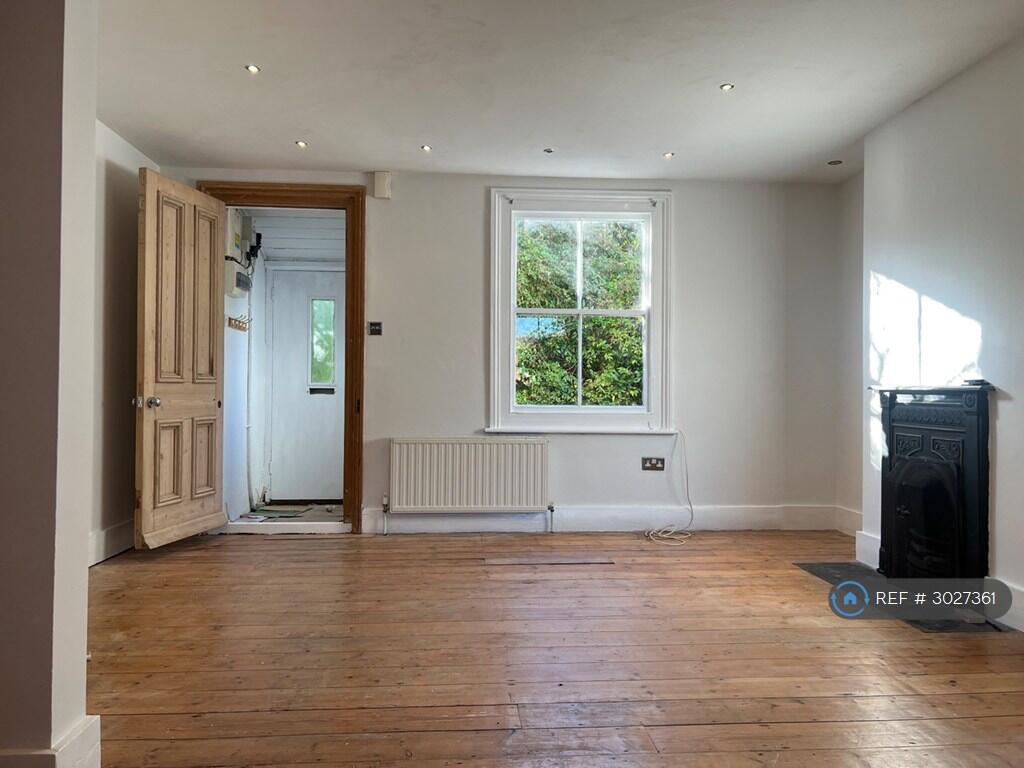 House in Brighton - View 3