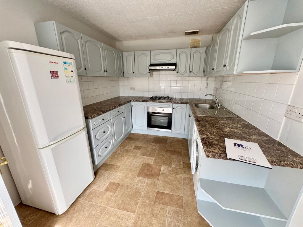Apartment in Dunstable, Central Bedfordshire - View 4