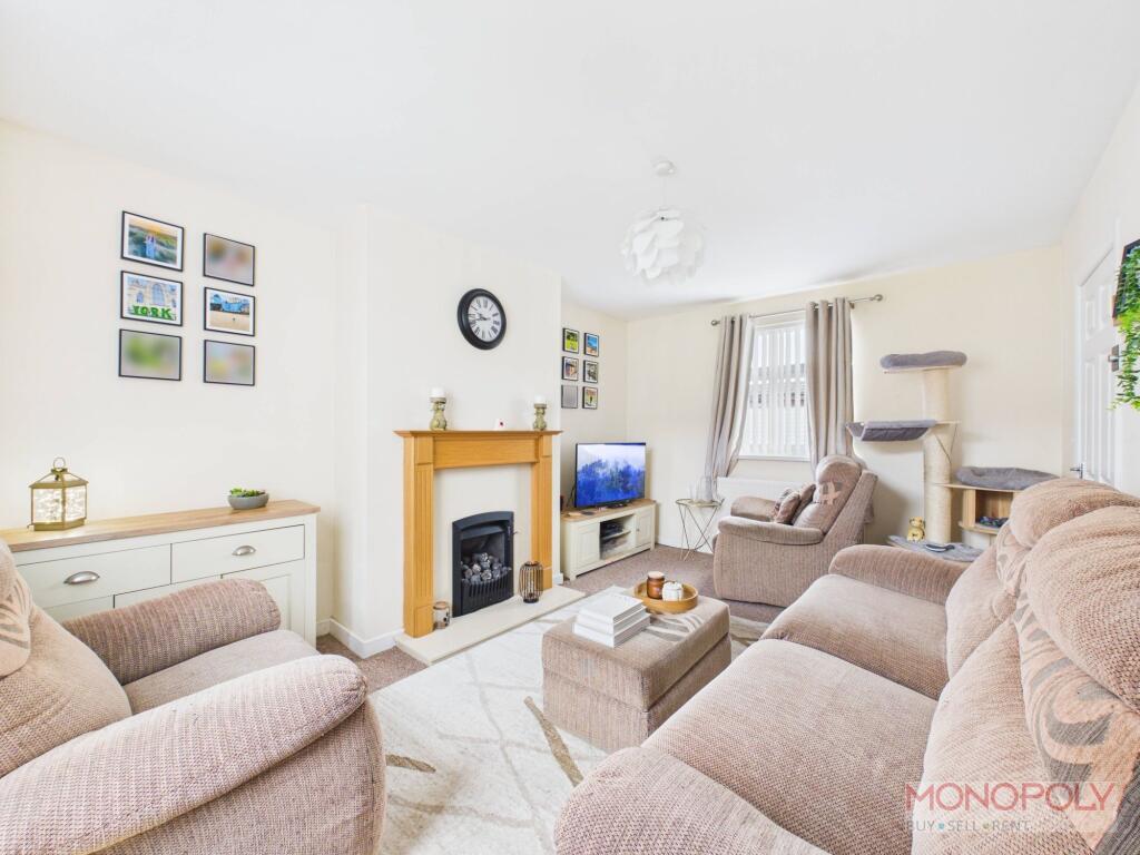 Ffordd Maelor, Wrexham, LL12 photo 2