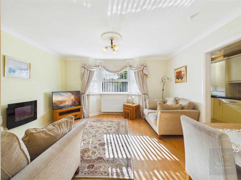 Apartment in Newcastle upon Tyne - View 3