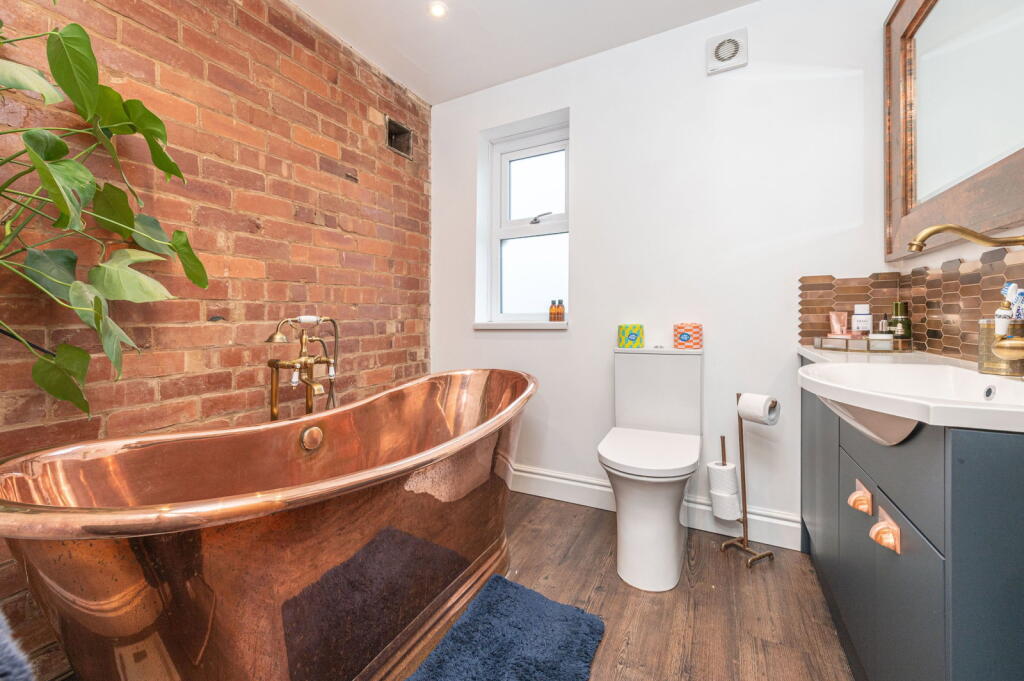 House in Wakefield, West Yorkshire - View 5