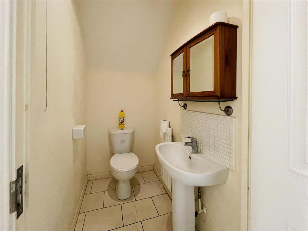 5 bedroom terraced house for rent