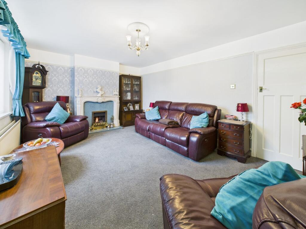 Hall Street, Sutton in Ashfield, Nottinghamshire - View 2