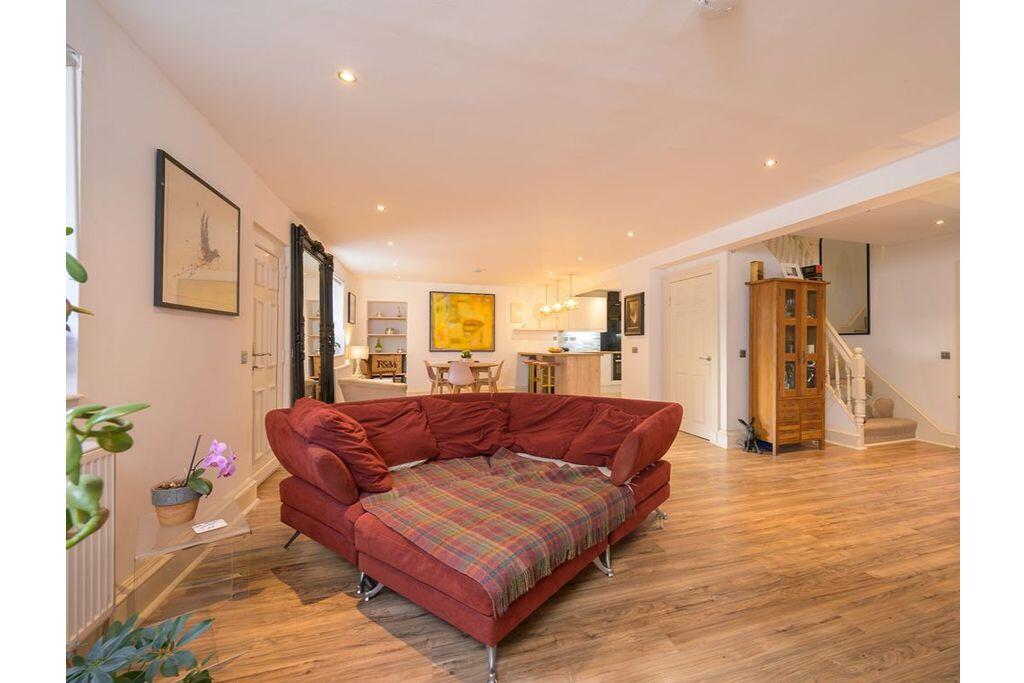 House in Edinburgh - View 4