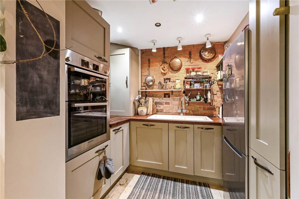 House in Southampton - View 4