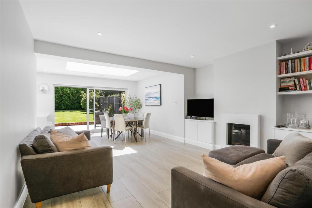 Mulgrave Road, Cheam, Sutton photo 3