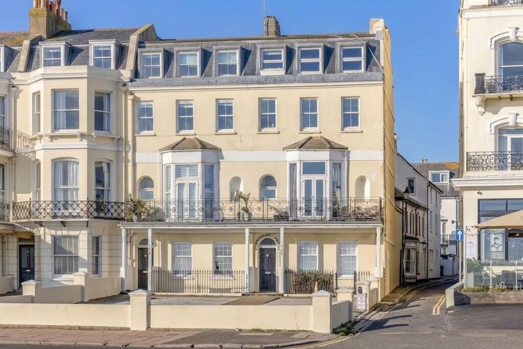 Main image of property: Kings Road, Cumberland Court, BN1