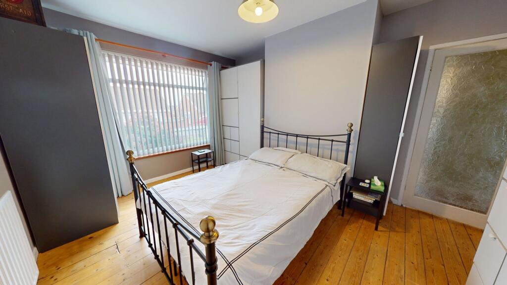 House in Stoke-on-Trent - More