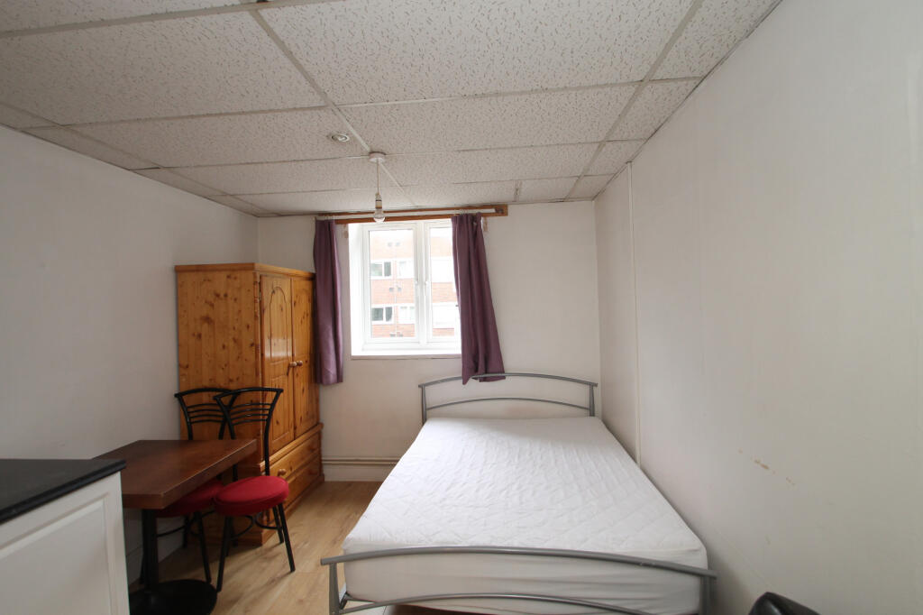 Apartment in London - View 2