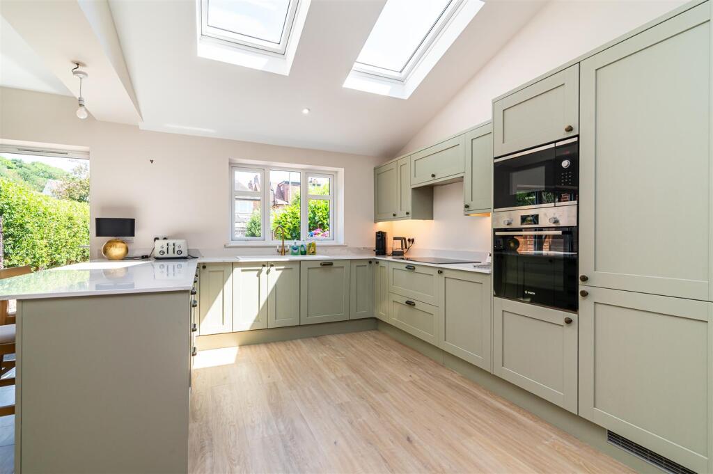 House in Nottingham, Burton Joyce - View 4