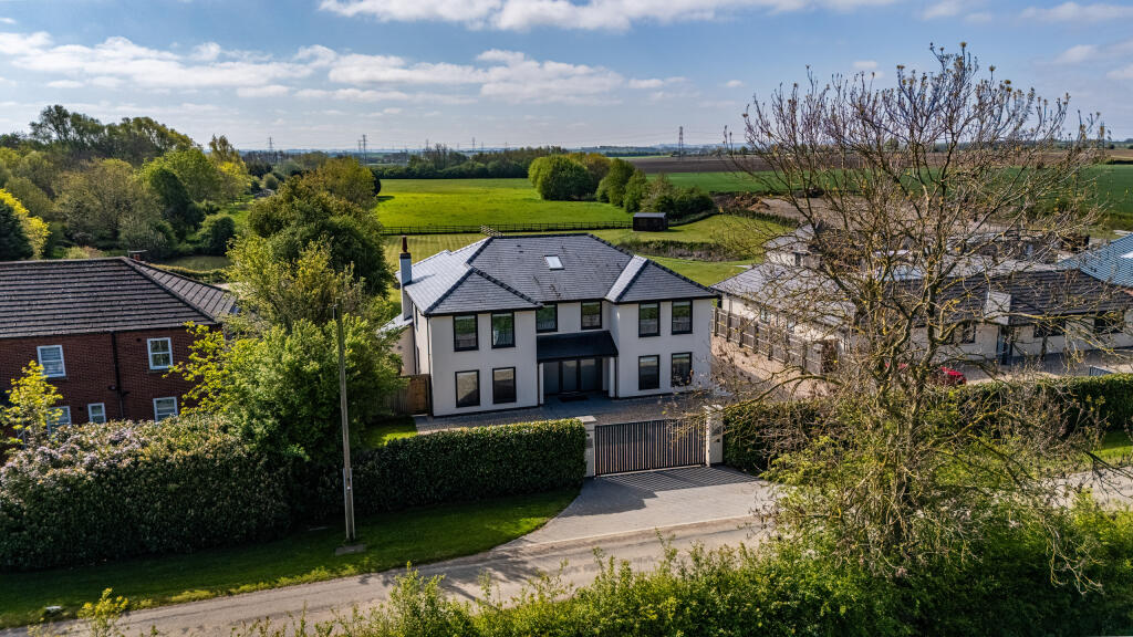 Fen Lane Farm, Fen Lane, Long Bennington - View 2