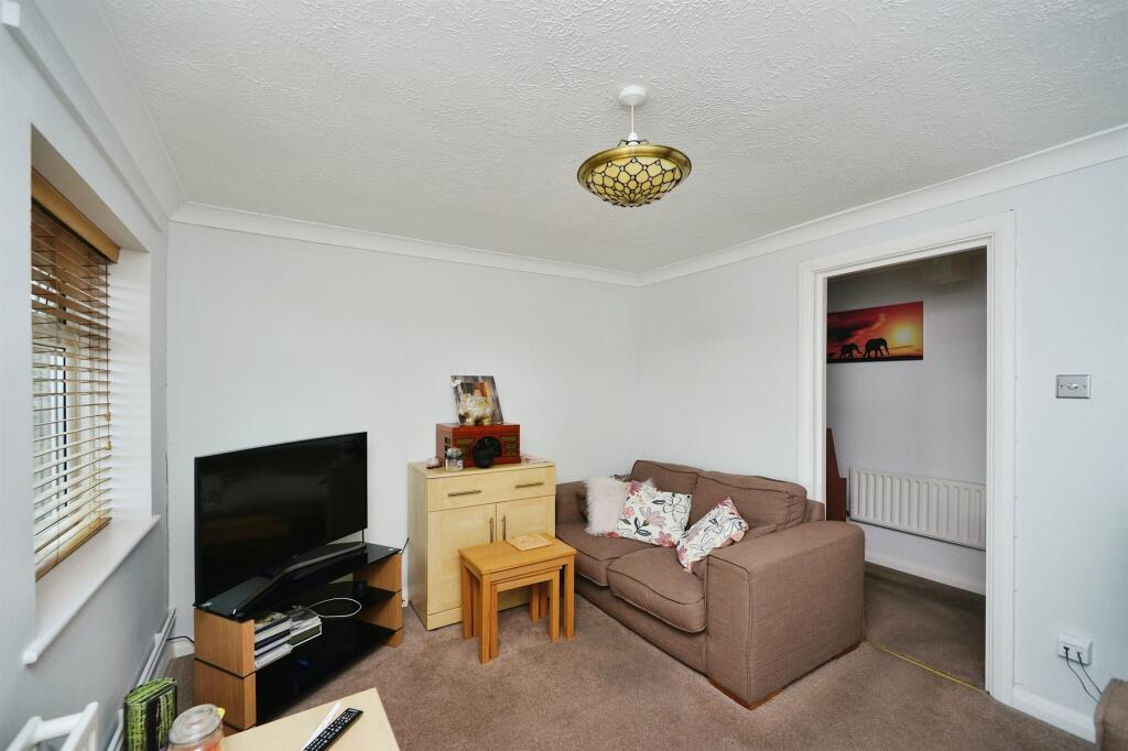 Hillcrest Road, Newhaven photo 5