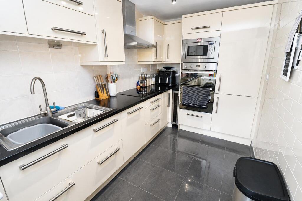 Apartment in Rushden, North Northamptonshire - View 2
