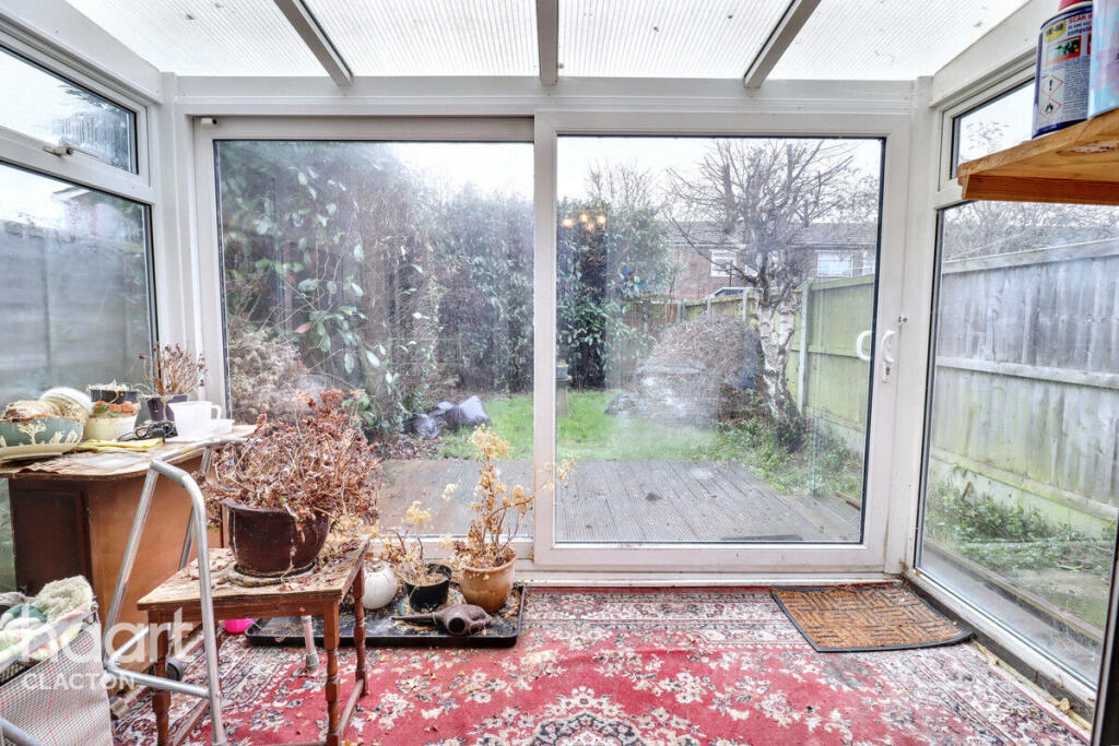 Chestnut Avenue, Clacton-On-Sea photo 5