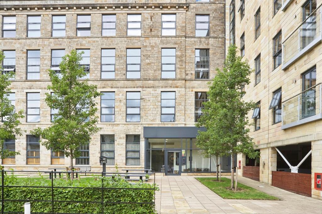 Apartment in Leeds, Horsforth Woodside, Horsforth - View 4