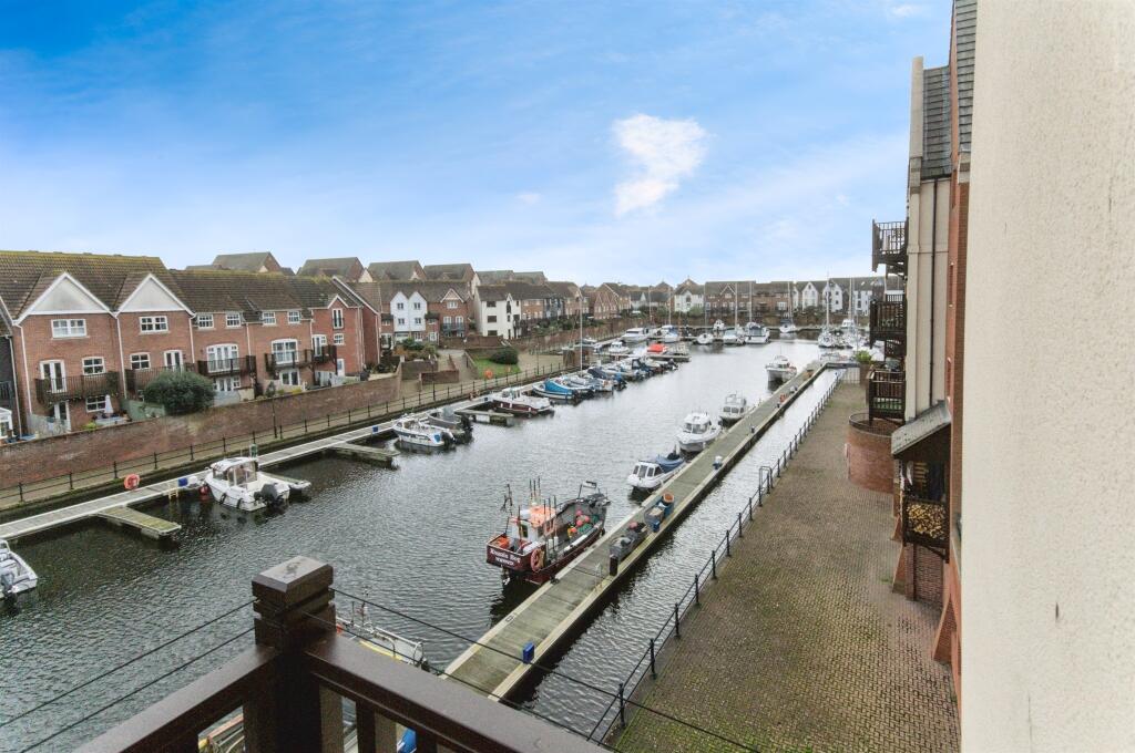 Apartment in Eastbourne, East Sussex - View 2