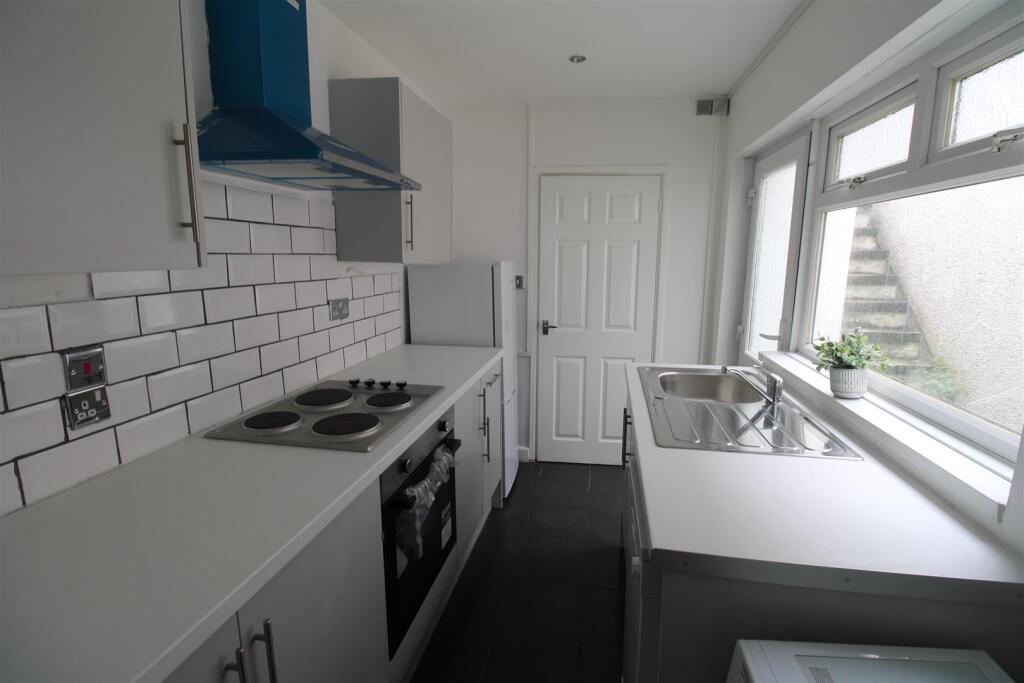 House in Newport - View 4