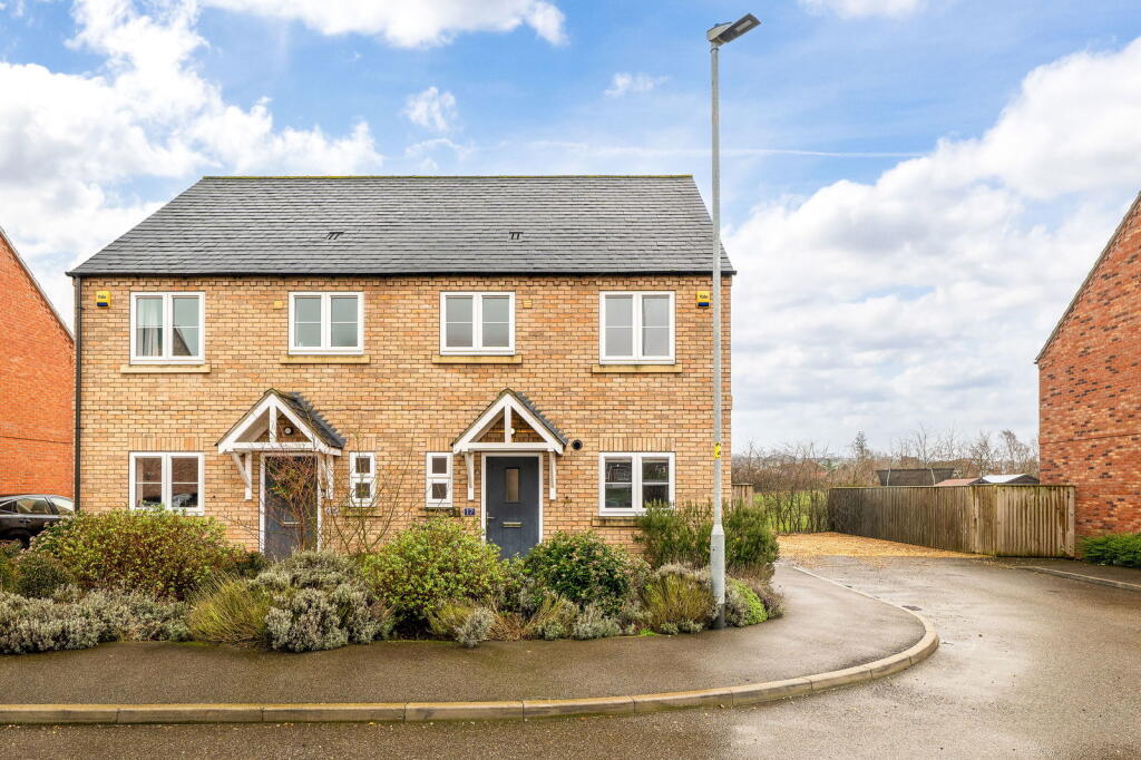 Main image of property: Meadowfield Close, Waddington, Lincolnshire, LN5 9AA