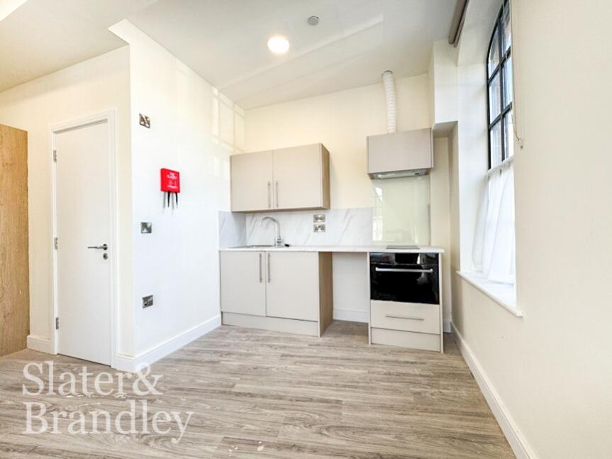 Apartment in Nottingham, Rainbow Quarter, St Ann's - View 2