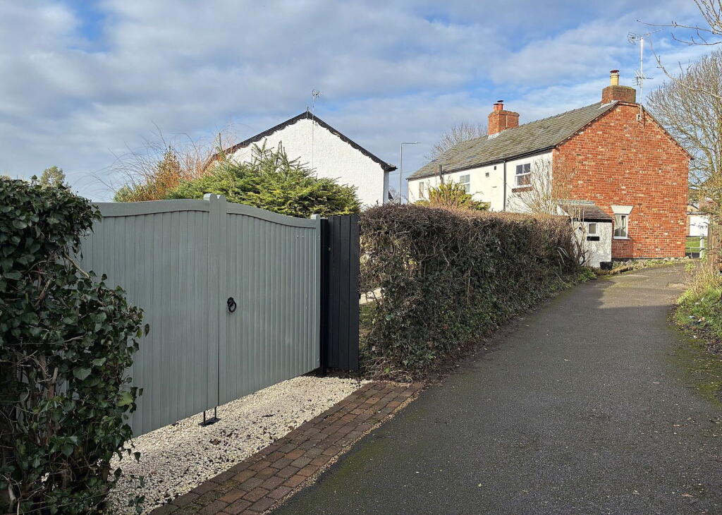 Humbug Cottage, 108 Nottingham Road, Borrowash photo 2