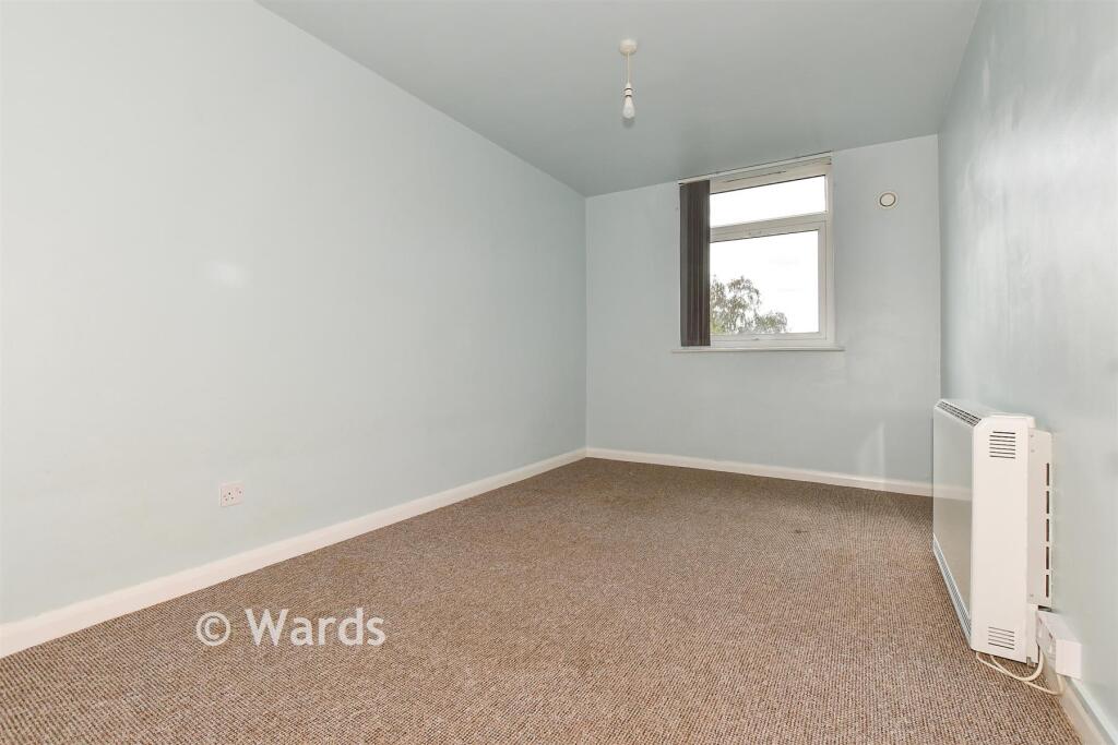2-bed flat on Halstead Close, Canterbury, Kent, £106,000