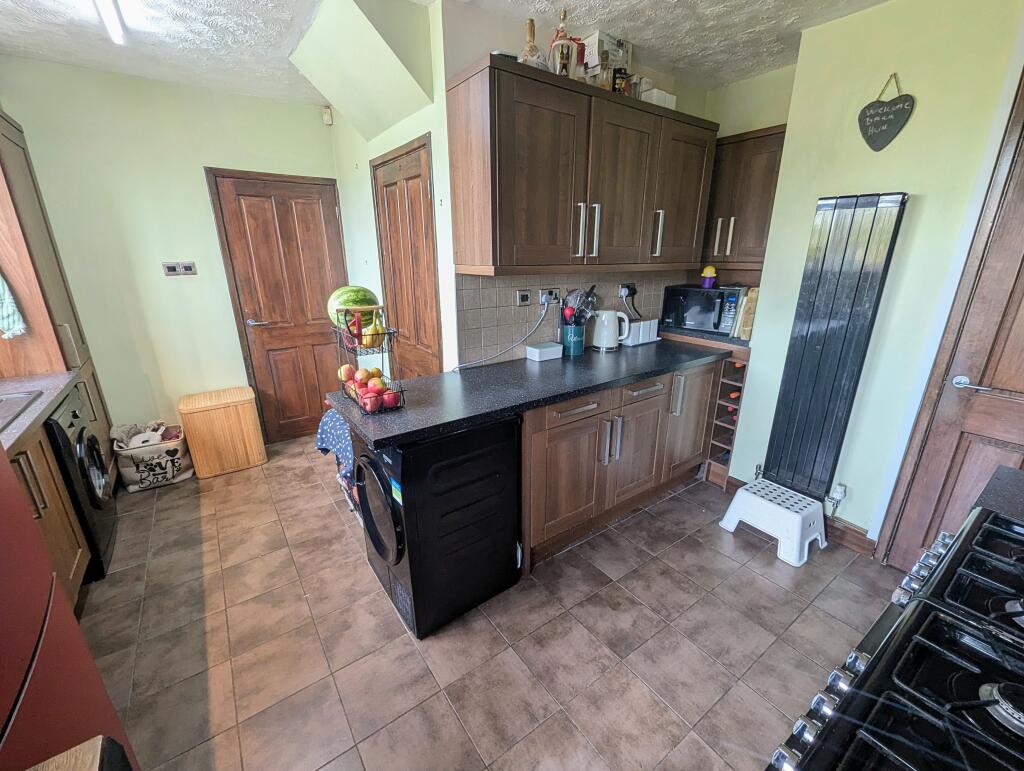 Lancaster Close Romiley, Romiley photo 3