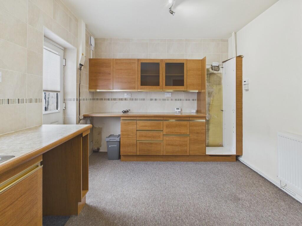 House in Chesterfield, Hady, Spital - More