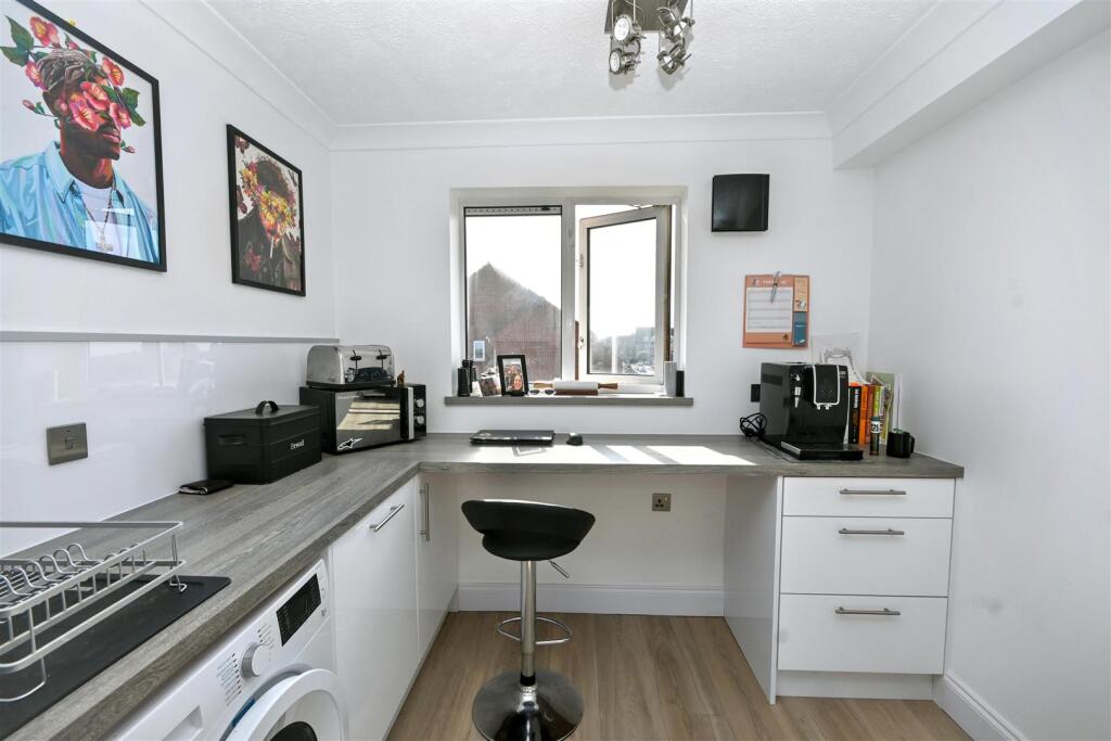 Apartment in Brighton - More