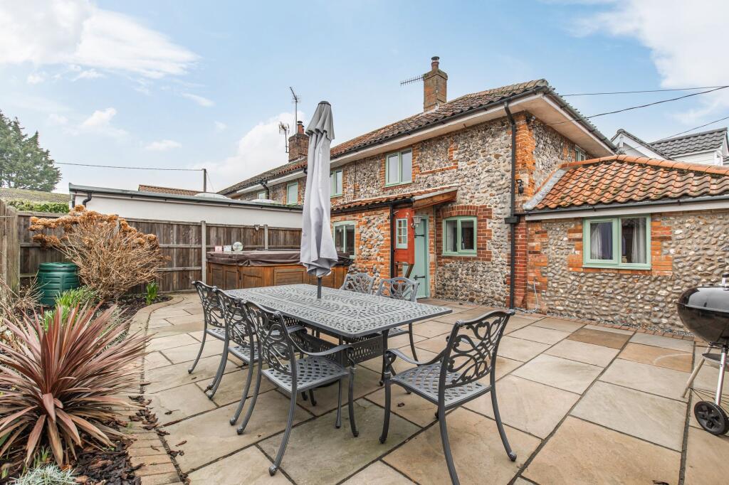 Main image of property: Characterful Cottage in the Heart of Thorpe Market