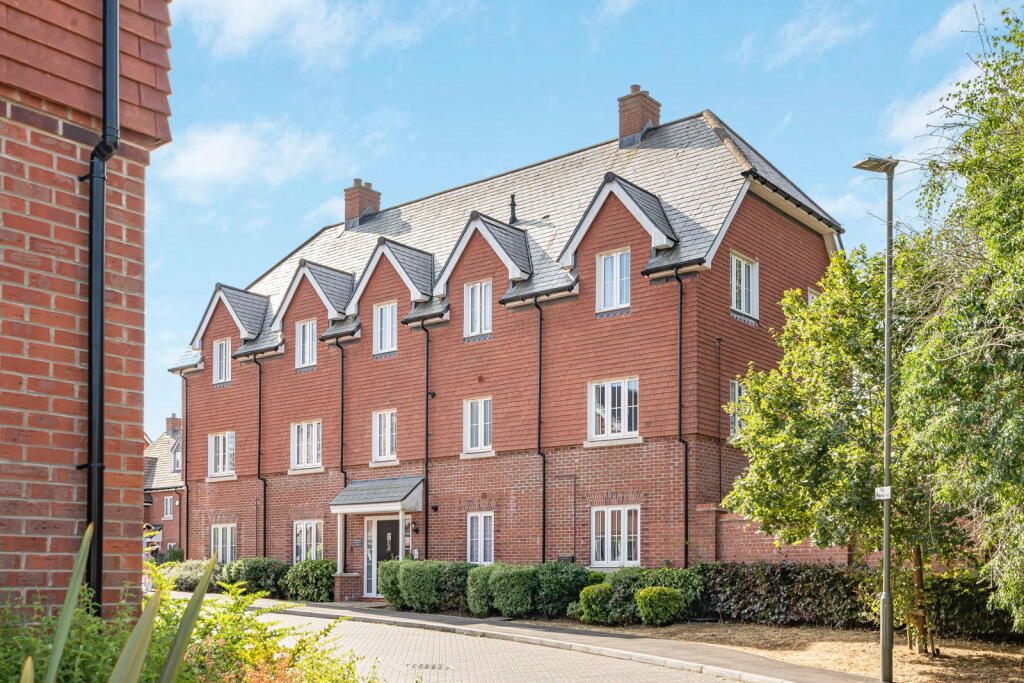 Main image of property: Cranleigh, GU6 8US