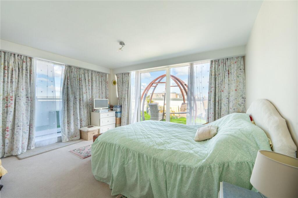Apartment in Brighton - View 4