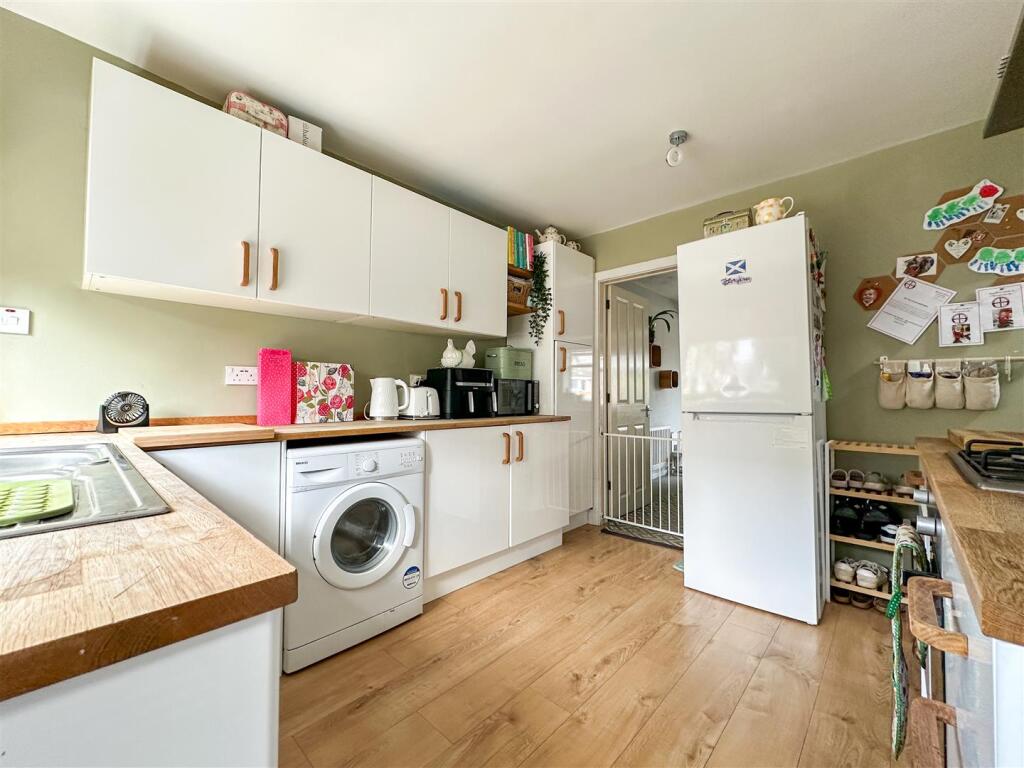 House in Stoke-on-Trent - More