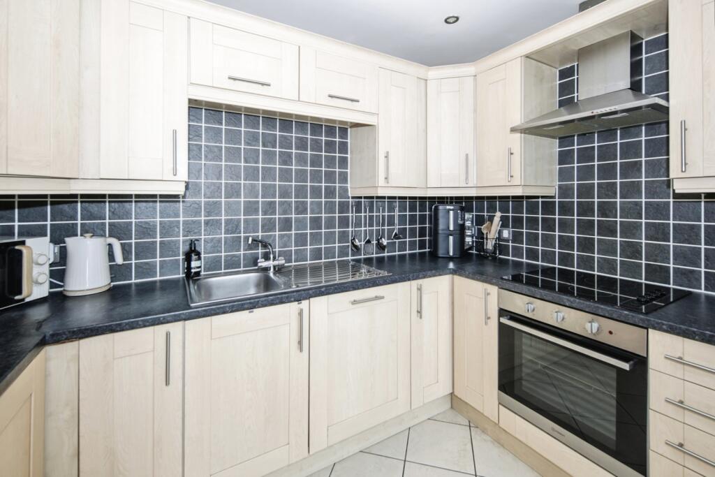 Apartment in North Warwickshire, Coleshill - View 3
