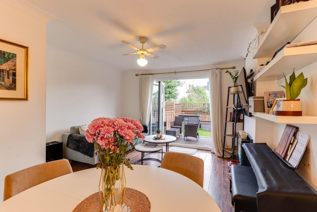 Willows Court,  Sir Cyril Black Way, London photo 3